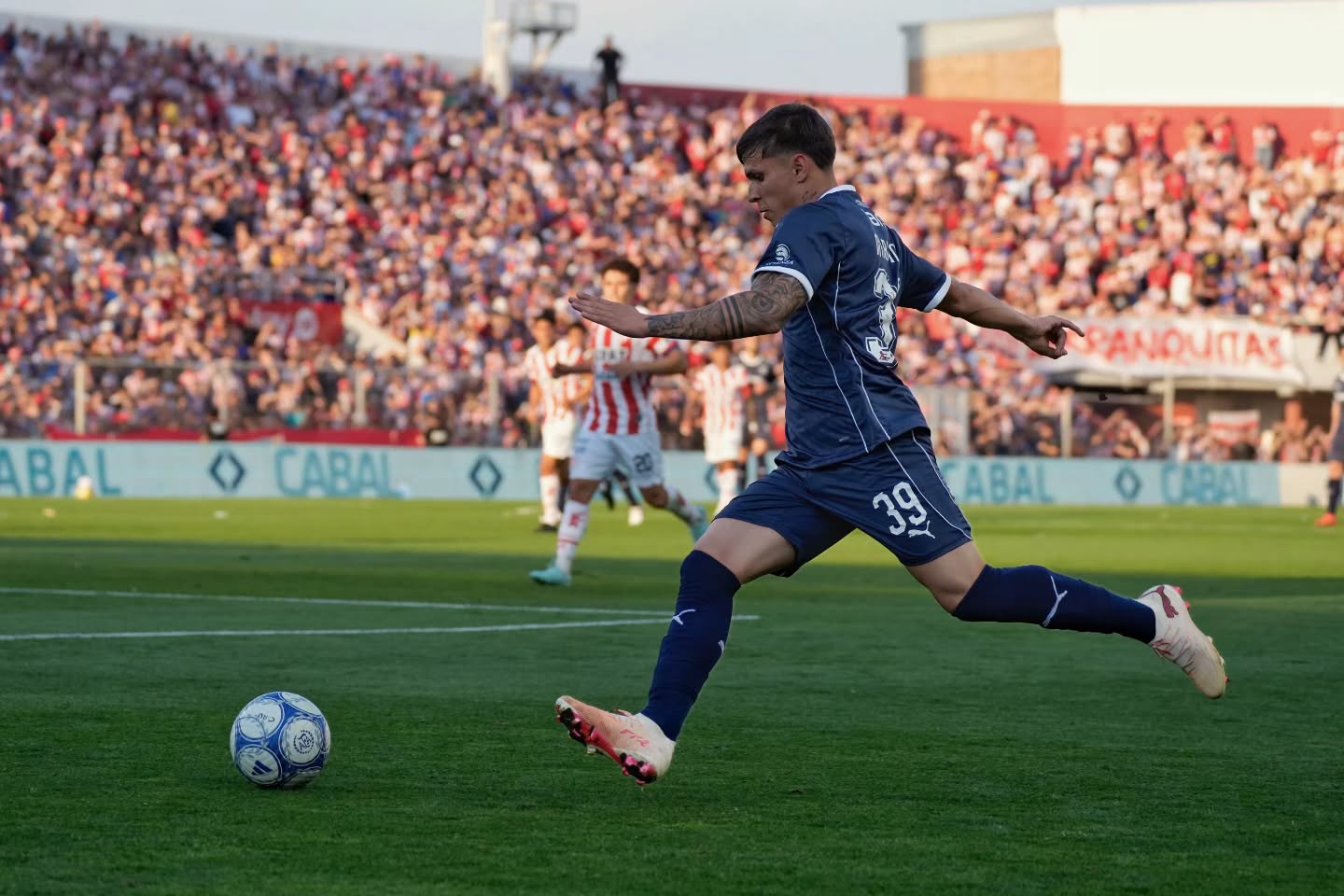 O reencontro com o gol: Maxi Meza decide e Independiente vira sobre o Unión por 2 a 1